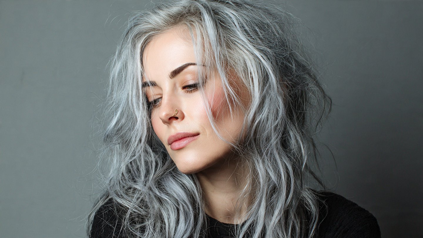 Goodbye hair dye : the new trend to cover gray hair and look younger