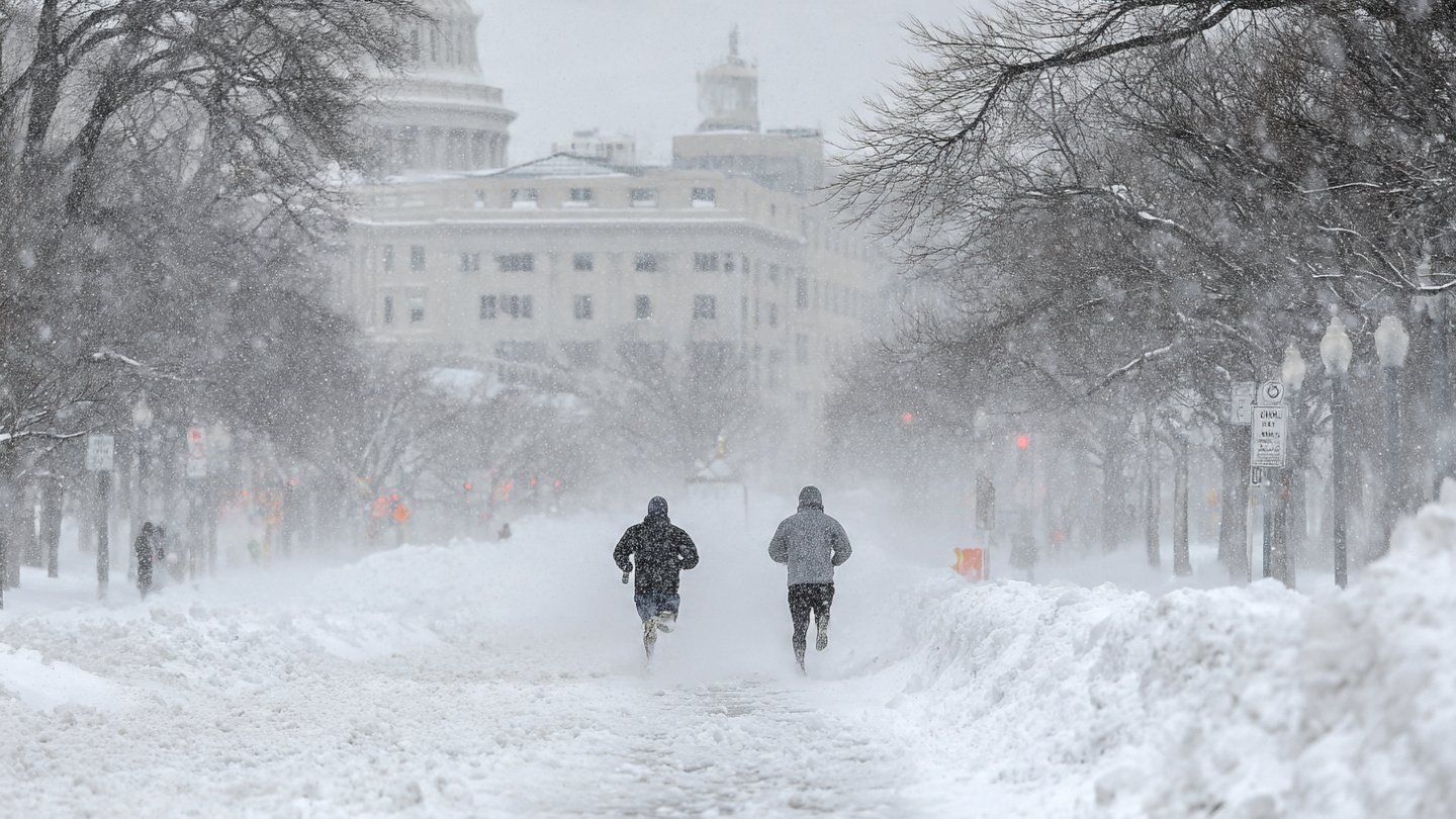Officials confirm that heavy snow will begin late tonight, with urgent alerts warning of major disruptions, dangerous conditions, and widespread travel chaos expected across the entire region