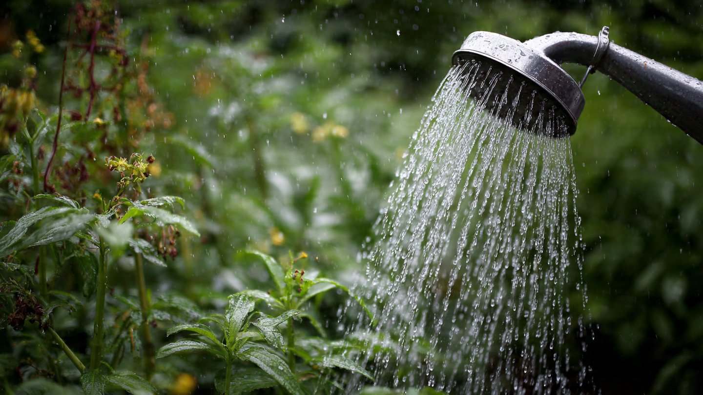 Bad news for gardeners: a 135 fine may apply if you use collected rainwater without proper authorization starting February 31,